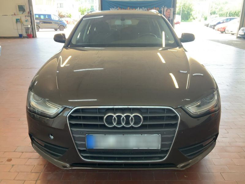 Audi A4 2.0 TDI Ambiente 2015 – снимка 14