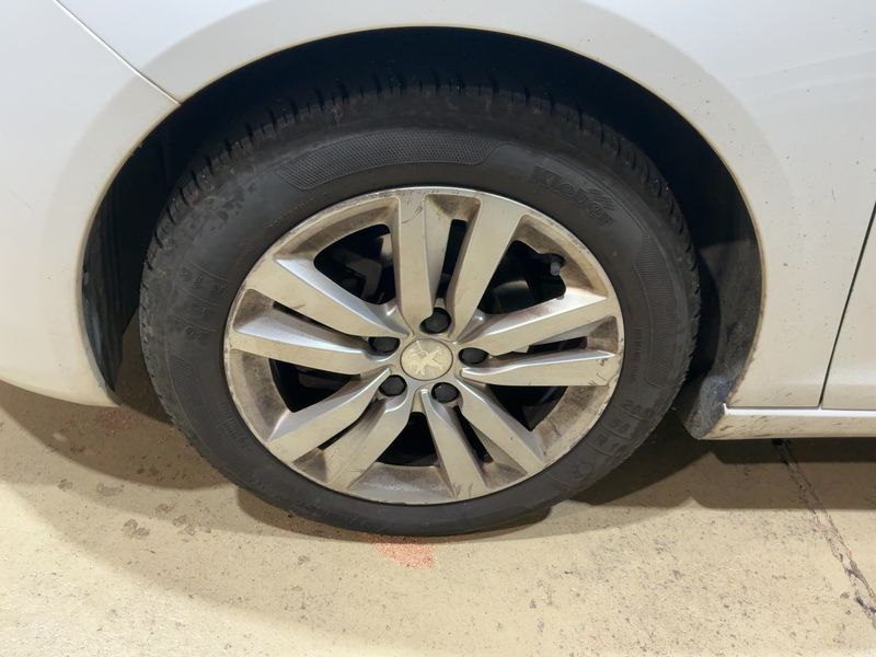 Peugeot 308 1.5 Blue-HDi 2018 – снимка 17