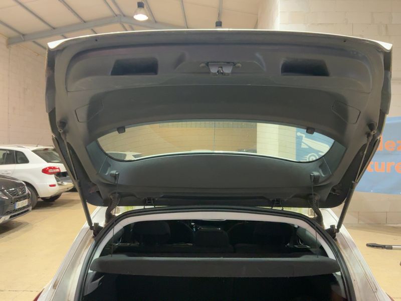 Peugeot 308 1.5 Blue-HDi 2018 – снимка 10