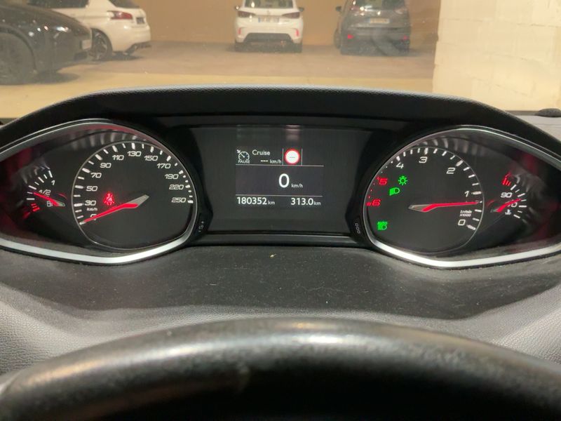 Peugeot 308 1.5 Blue-HDi 2018 – снимка 13
