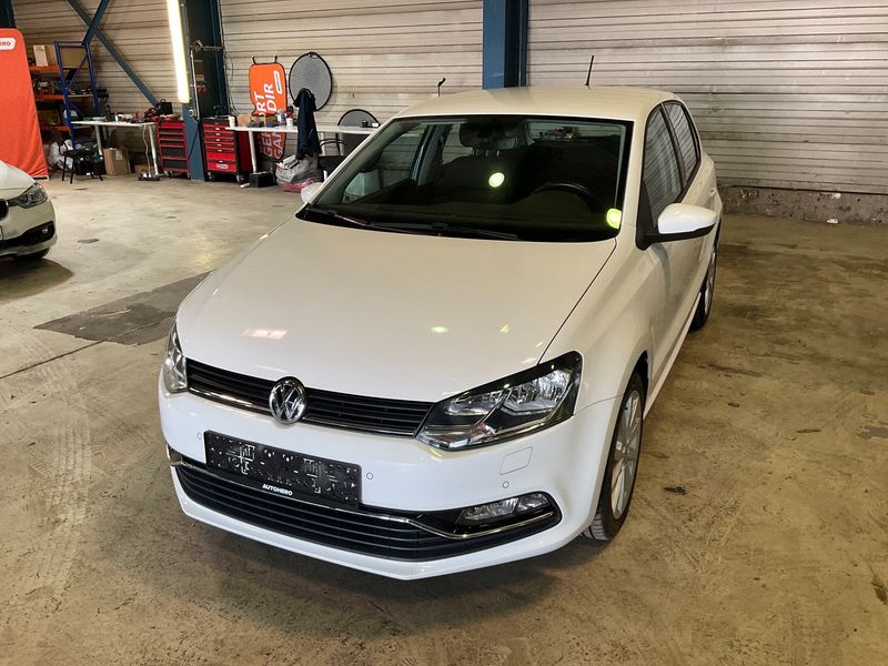 Volkswagen Polo 1.2 TSI Highline BlueMotion Tech 2015 – снимка 2