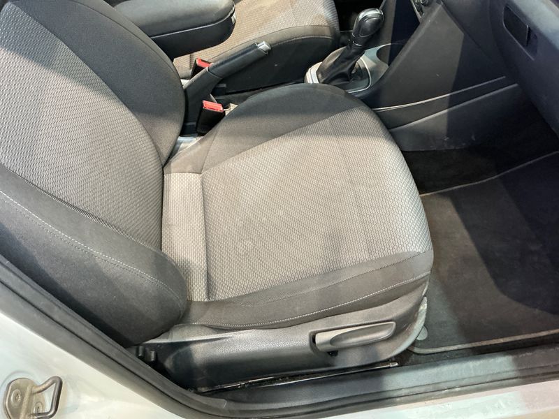 Volkswagen Polo 1.2 TSI Highline BlueMotion Tech 2015 – снимка 26