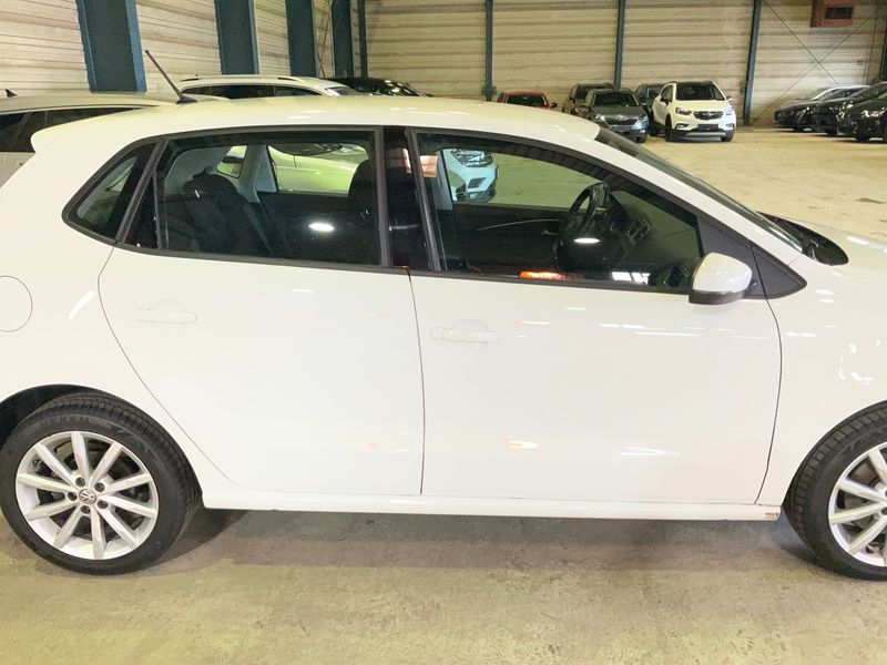 Volkswagen Polo 1.2 TSI Highline BlueMotion Tech 2015 – снимка 10