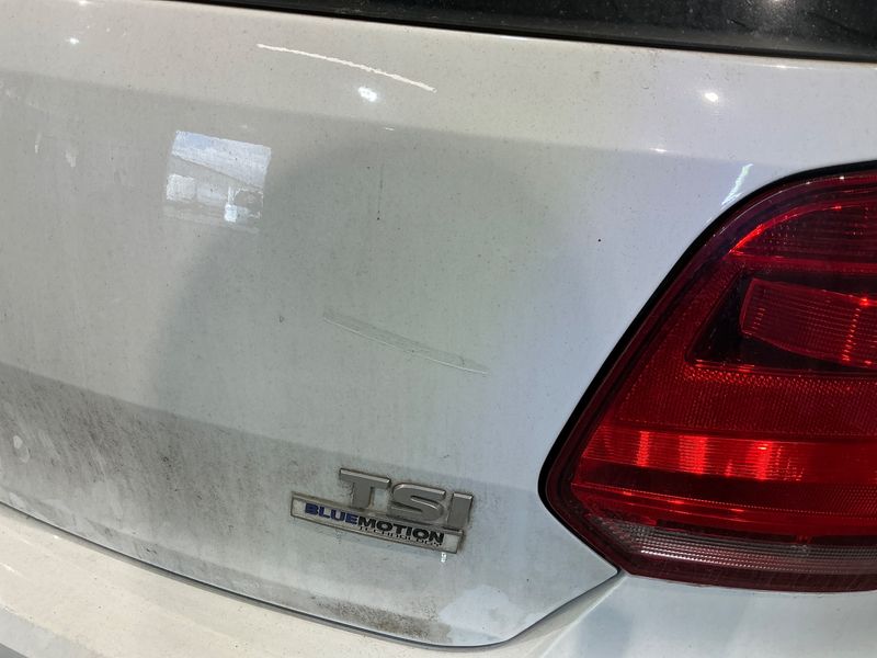 Volkswagen Polo 1.2 TSI Highline BlueMotion Tech 2015 – снимка 27