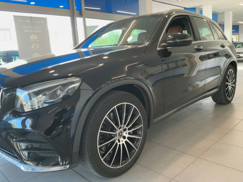 Mercedes-Benz GLC-Klasse GLC 300 4Matic AMG Line 2019 – снимка 2