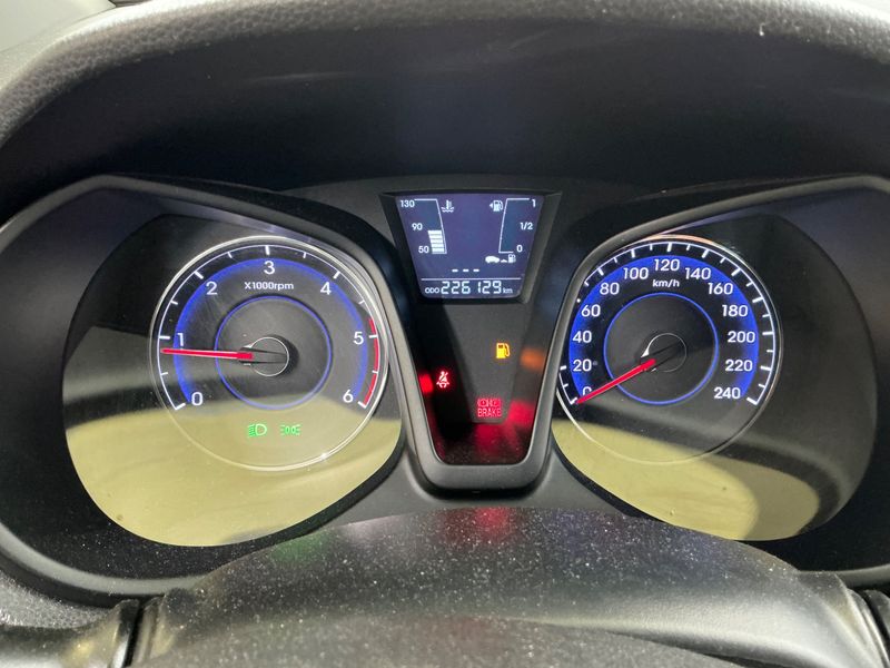 Hyundai ix20 1.6 CRDi 5 Star Edition 2013 – снимка 4