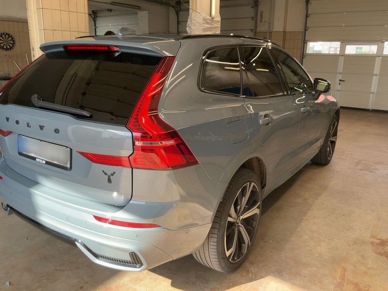 Volvo XC60 2.0 B4 Mild-Hybrid R Design 2WD 2021 – снимка 8