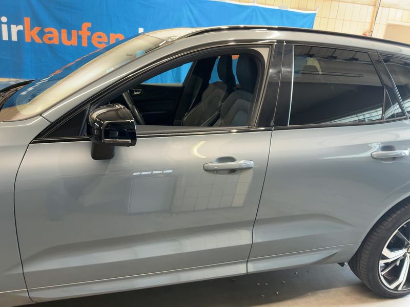 Volvo XC60 2.0 B4 Mild-Hybrid R Design 2WD 2021 – снимка 4
