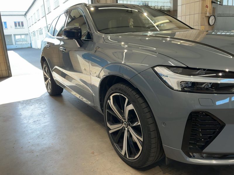 Volvo XC60 2.0 B4 Mild-Hybrid R Design 2WD 2021 – снимка 12