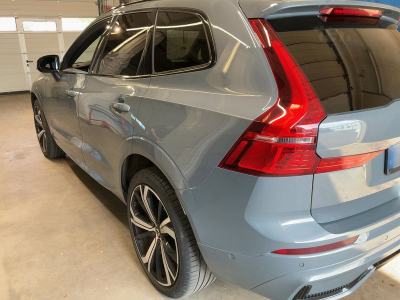 Volvo XC60 2.0 B4 Mild-Hybrid R Design 2WD 2021 – снимка 6