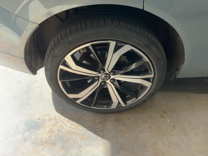 Volvo XC60 2.0 B4 Mild-Hybrid R Design 2WD 2021 – снимка 9