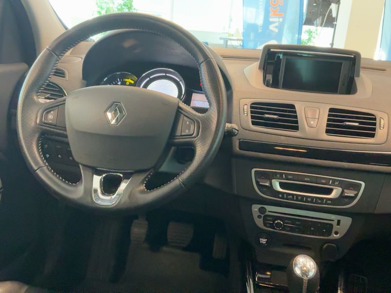 Renault Megane 1.5 dCi BOSE Edition 2014 – снимка 18