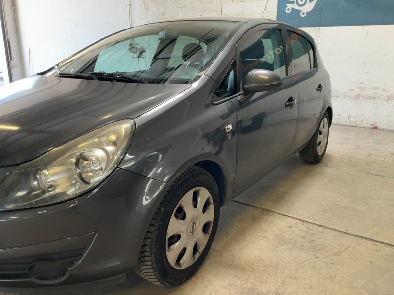 Opel Corsa 1.4 Cosmo 2010 – снимка 2