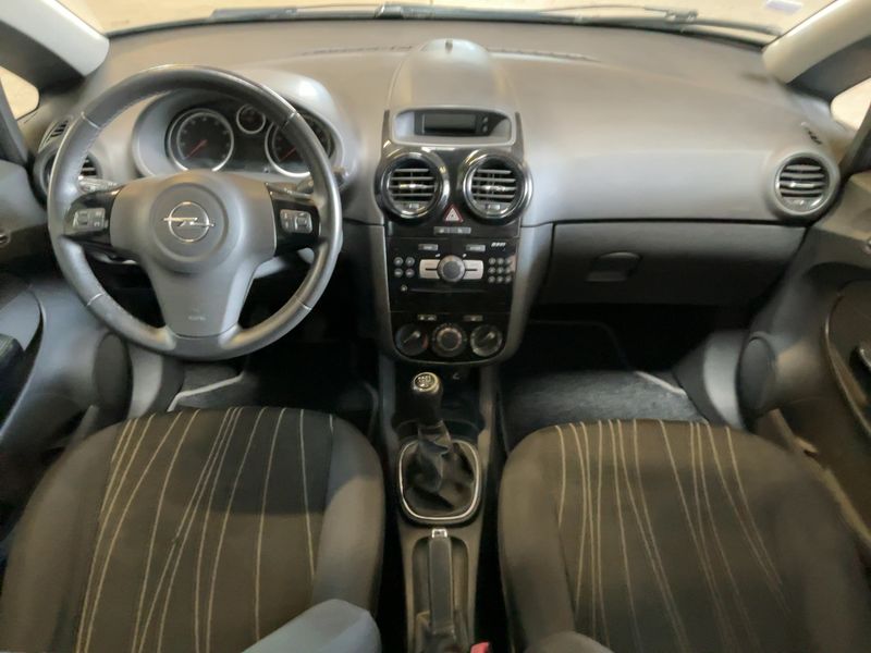 Opel Corsa 1.4 Cosmo 2010 – снимка 17