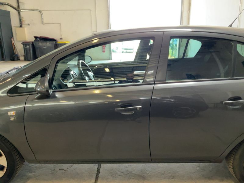 Opel Corsa 1.4 Cosmo 2010 – снимка 4