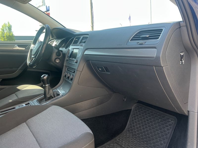 Volkswagen Golf VII 1.2 TSI Trendline BlueMotion Tech 2014 – снимка 32