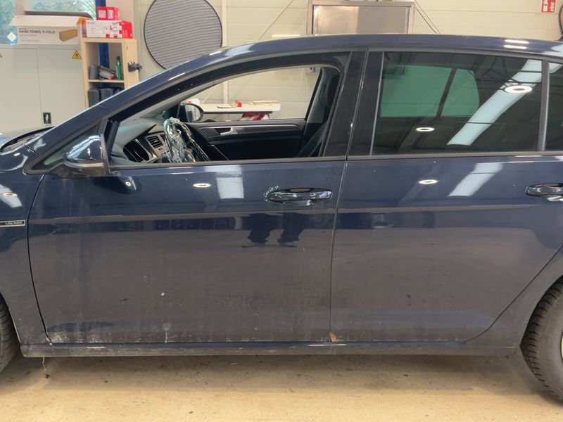 Volkswagen Golf VII 1.6 TDI Lounge 4Motion BlueMotion Tech 2015 – снимка 4