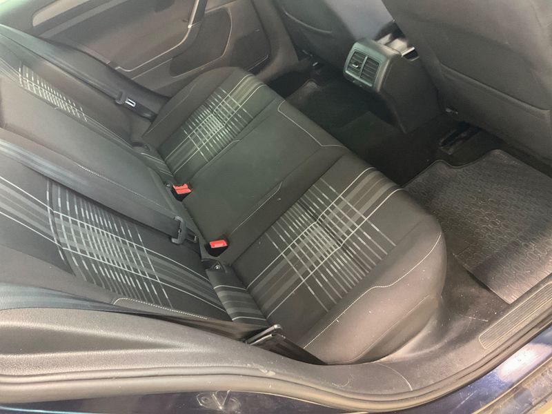 Volkswagen Golf VII 1.6 TDI Lounge 4Motion BlueMotion Tech 2015 – снимка 36