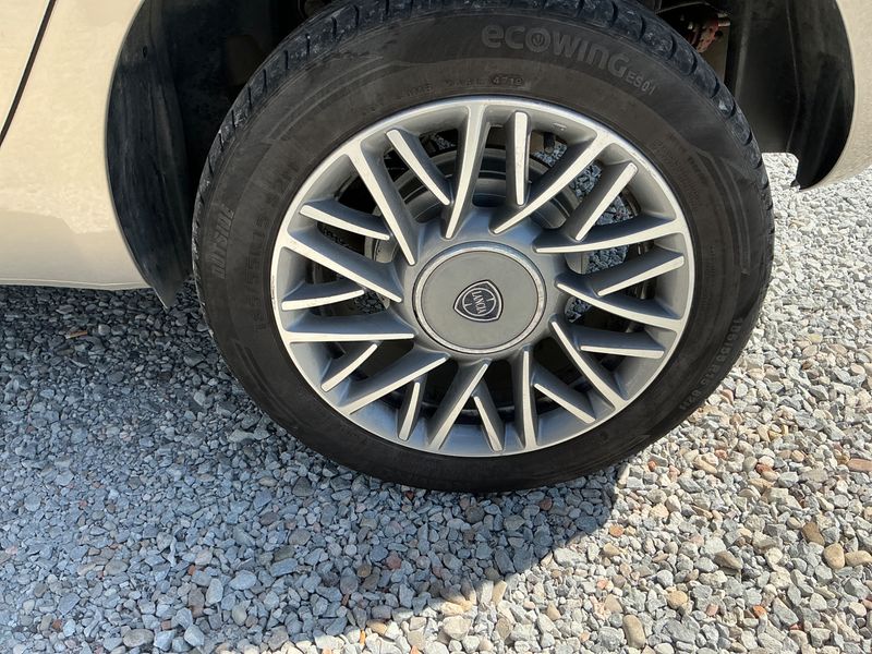 Lancia Ypsilon 0.9 TwinAir Gold 2013 – снимка 12