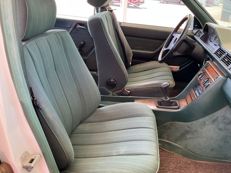 Mercedes-Benz E-Klasse D 200 1988 – снимка 3