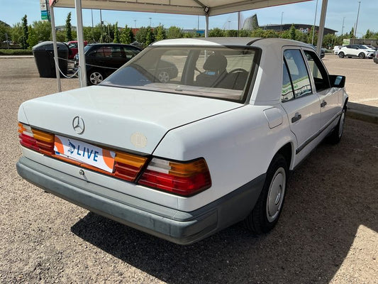 Mercedes-Benz E-Klasse D 200 1988 – снимка 2