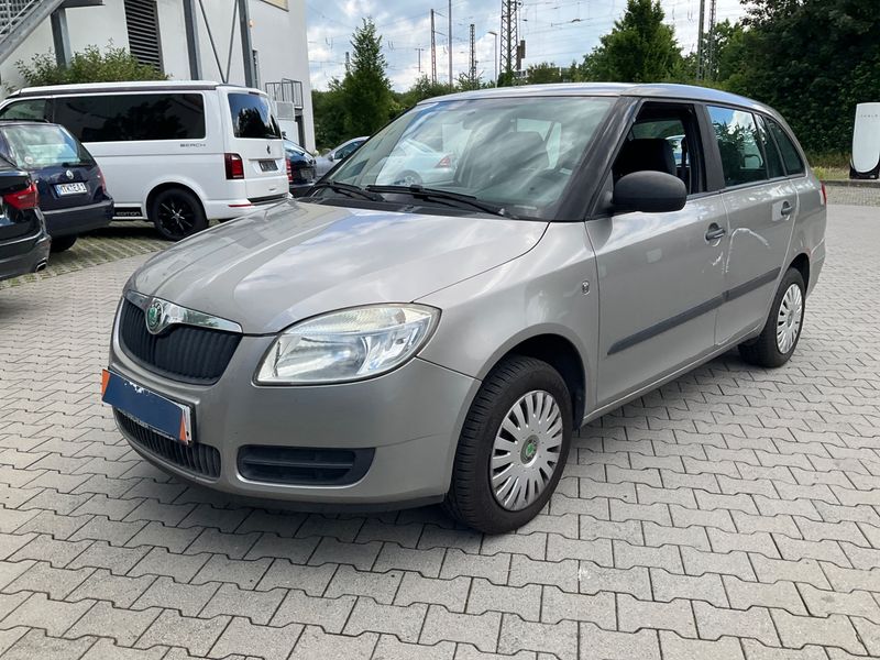 Skoda Fabia 1.2 Classic 2009 – снимка 1