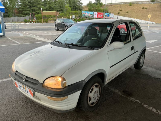 Opel Corsa 1.4 Swing 1996 – снимка 1