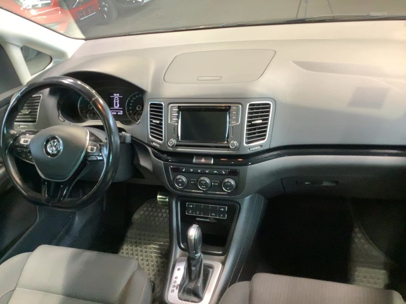 Volkswagen Sharan 2.0 TDI Sound BlueMotion Tech 2017 – снимка 17