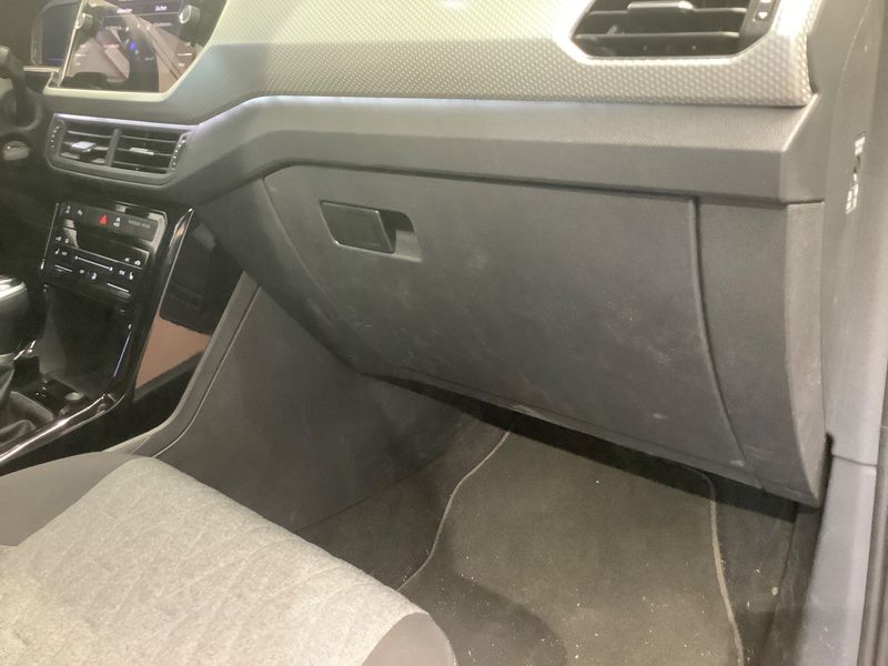 Volkswagen T-Cross 1.0 TSI Move 2023 – снимка 26