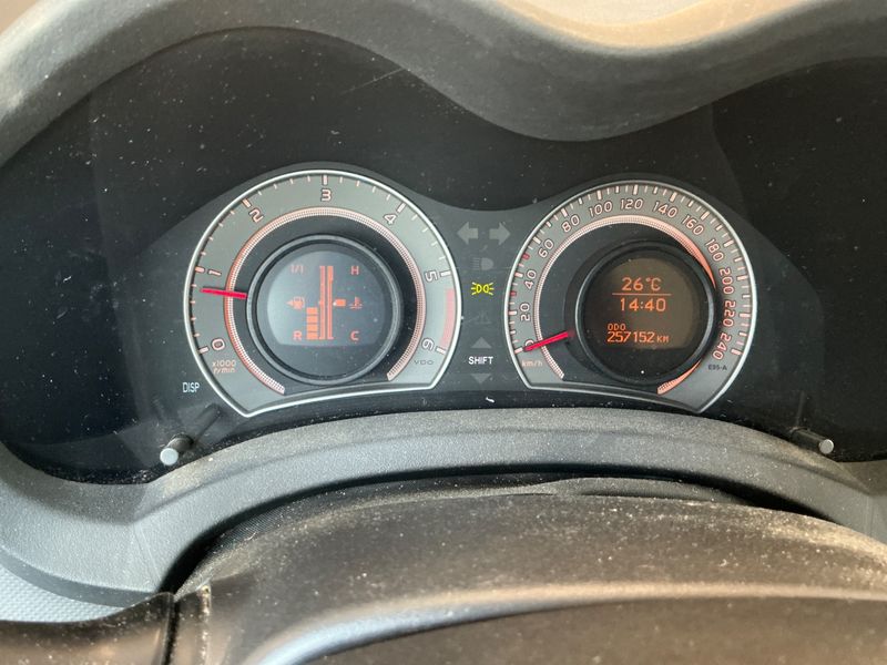 Toyota Auris 2.2 D-CAT 2007 – снимка 4