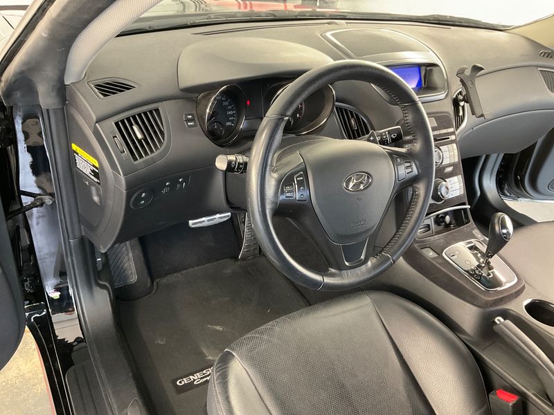 Hyundai Genesis 3.8 Basis 2012 – снимка 42