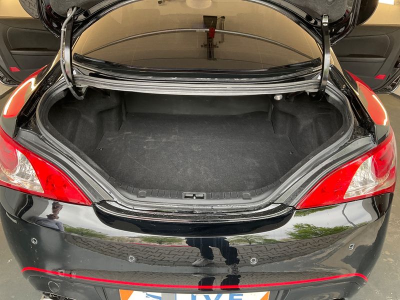 Hyundai Genesis 3.8 Basis 2012 – снимка 33