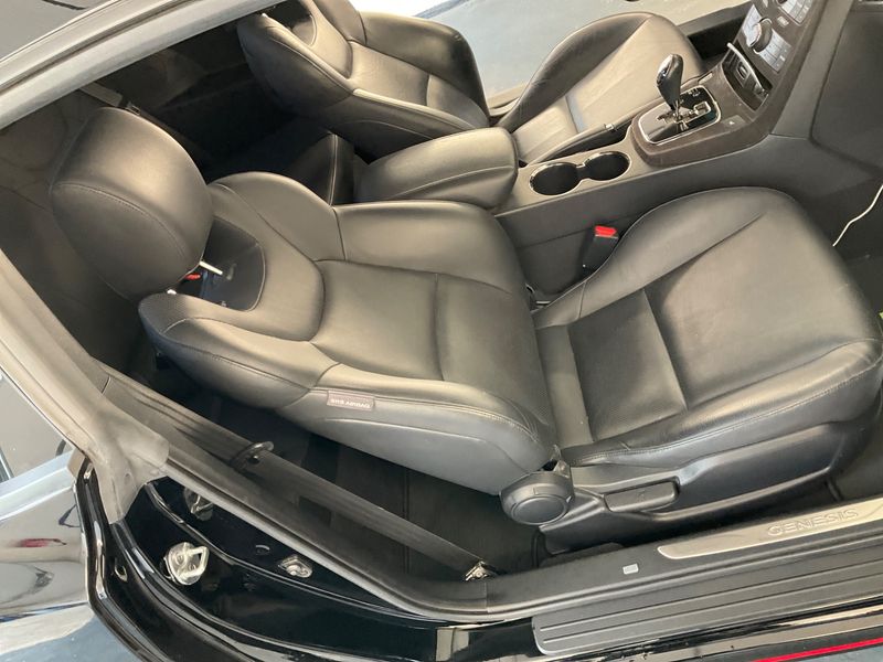 Hyundai Genesis 3.8 Basis 2012 – снимка 34
