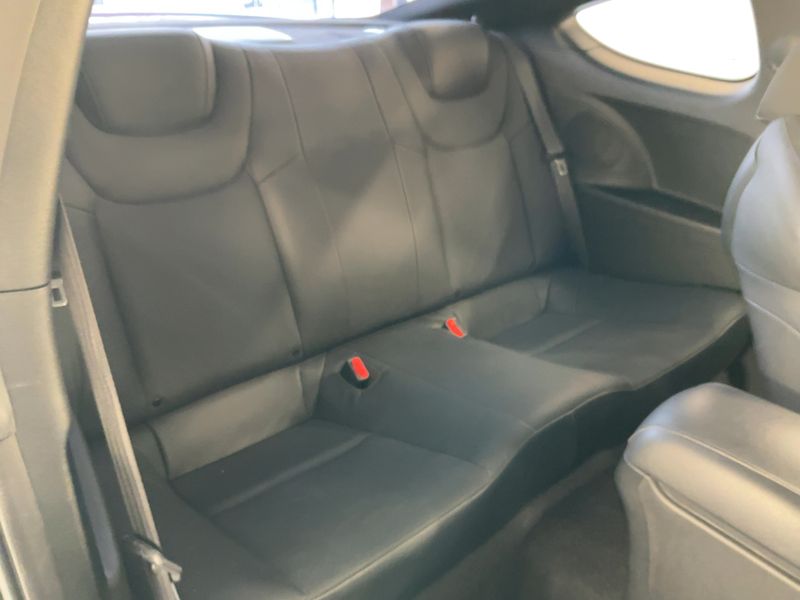 Hyundai Genesis 3.8 Basis 2012 – снимка 20