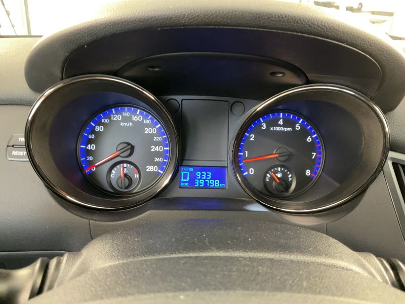 Hyundai Genesis 3.8 Basis 2012 – снимка 19