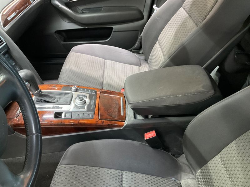 Audi A6 2.7 V6 TDI quattro 2011 – снимка 31