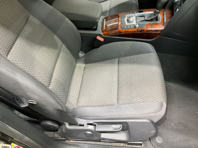 Audi A6 2.7 V6 TDI quattro 2011 – снимка 35