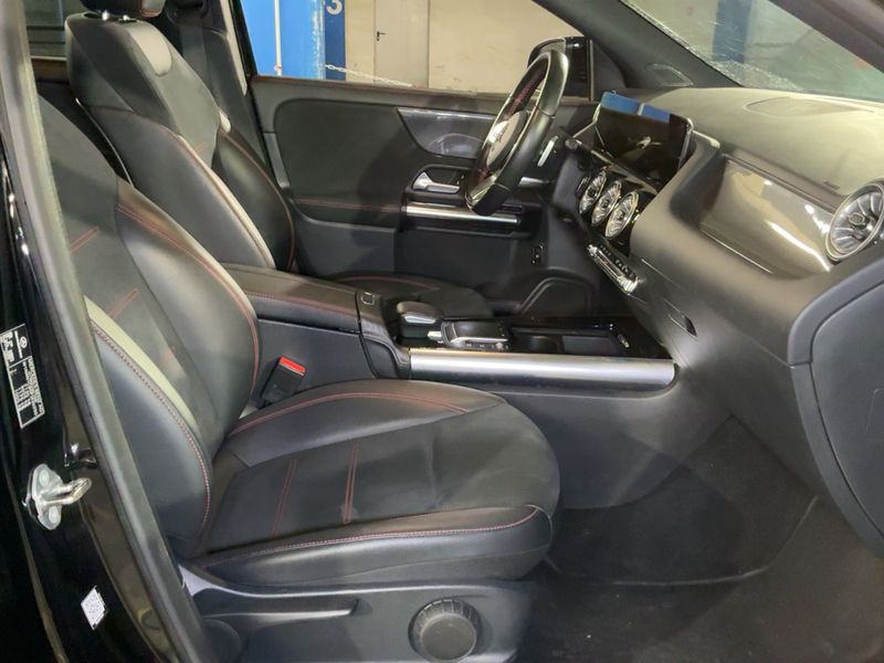 Mercedes-Benz GLA-Klasse GLA 200 d AMG Line 2022 – снимка 16