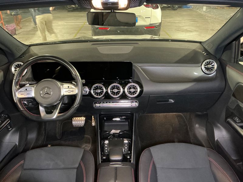 Mercedes-Benz GLA-Klasse GLA 200 d AMG Line 2022 – снимка 17