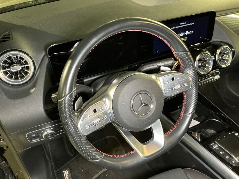 Mercedes-Benz GLA-Klasse GLA 200 d AMG Line 2022 – снимка 27
