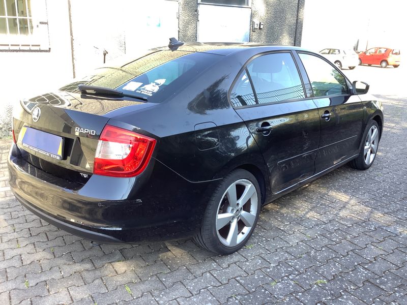 Skoda Rapid 1.2 TSI Elegance 2013 – снимка 2
