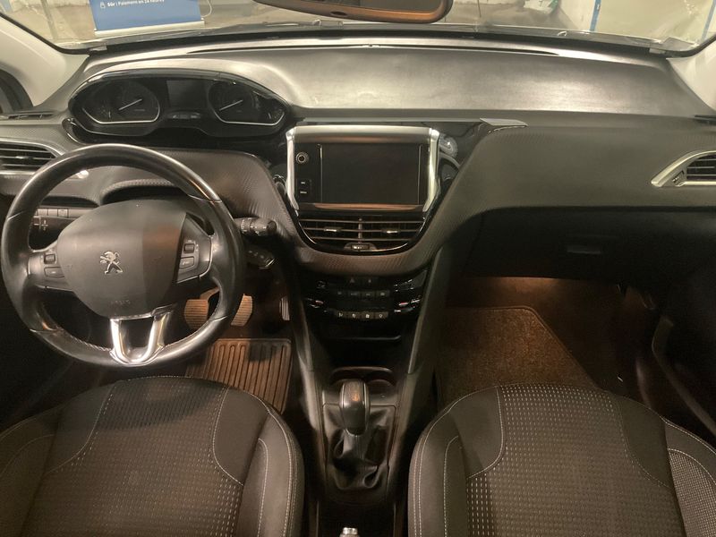 Peugeot 208 1.2 PureTech Allure 2018 – снимка 17