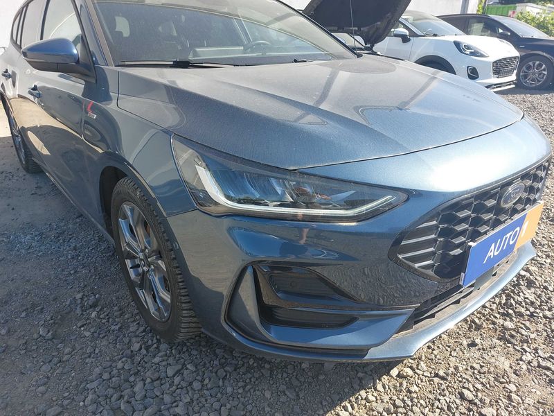 Ford Focus 1.0 EcoBoost Mild-Hybrid ST-Line X 2024 – снимка 6