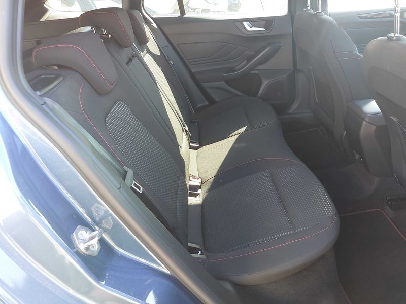Ford Focus 1.0 EcoBoost Mild-Hybrid ST-Line X 2024 – снимка 14