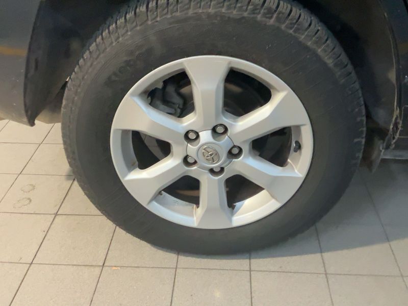 Toyota RAV 4 2.2 D-4D 2011 – снимка 9