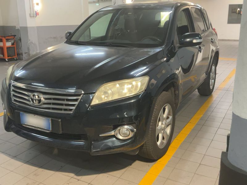 Toyota RAV 4 2.2 D-4D 2011 – снимка 1