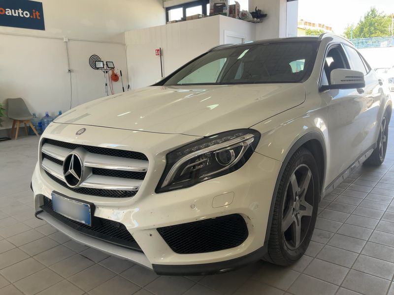 Mercedes-Benz GLA-Klasse GLA 220 d 4Matic Premium 2014 – снимка 2