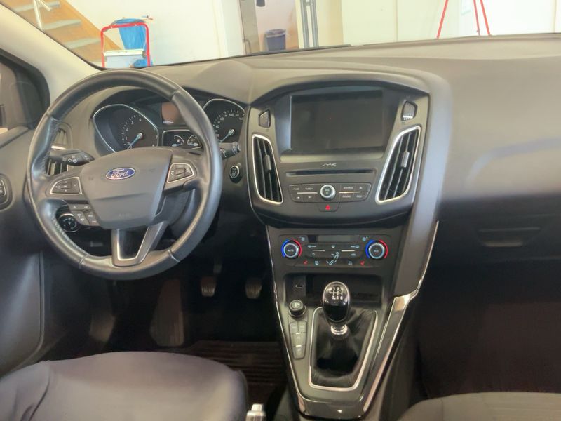 Ford Focus 1.5 EcoBoost Titanium 2017 – снимка 18