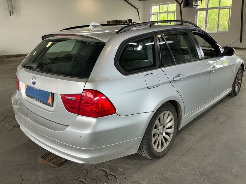 BMW 3er 320d 2009 – снимка 2