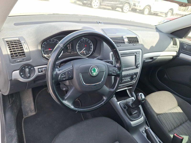 Skoda Octavia 2.0 TDI Twenty 2012 – снимка 25